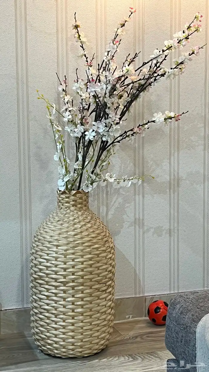 مزهرية خشبية مع ورد من ايكيا 0