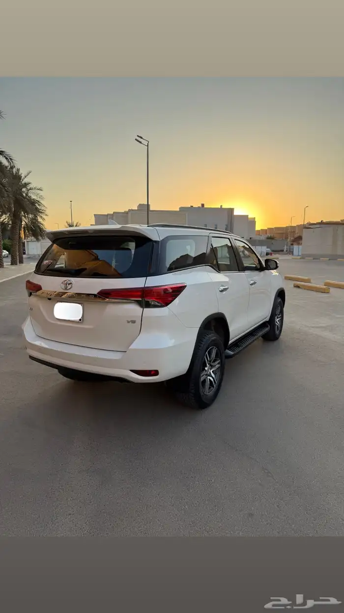 فورتشنر 2022 VX بنزين 10