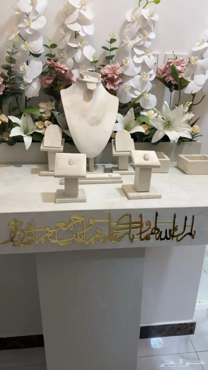 عربة ملكة شبه جديده 2