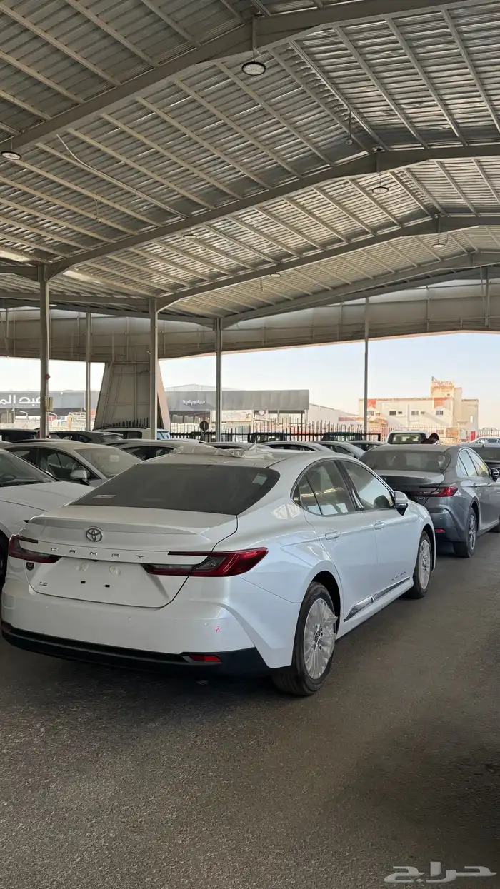 عرض خاااص كمية محدودة كامري LE بنزين ابيض 2025 2