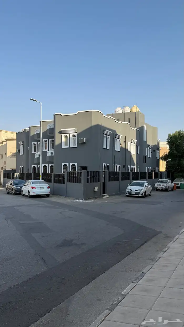 شقه للايجار بالمنتزه 0