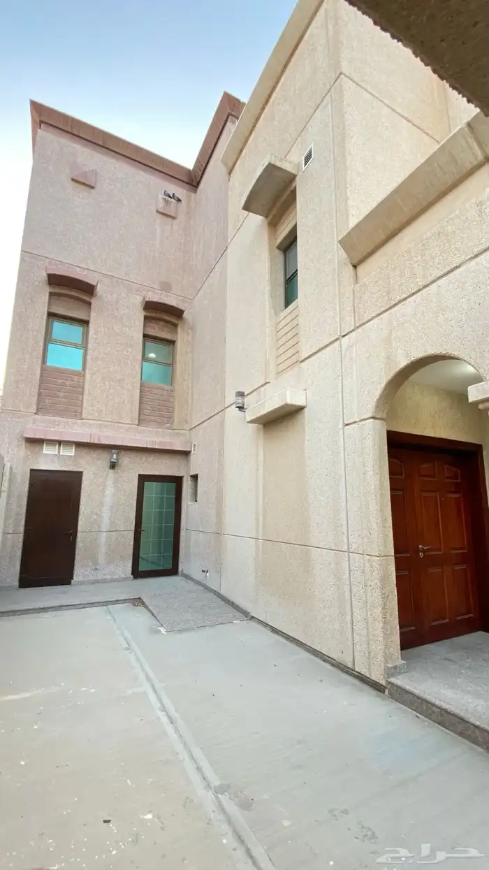 فيلا للإيجار حي جلمودة 6