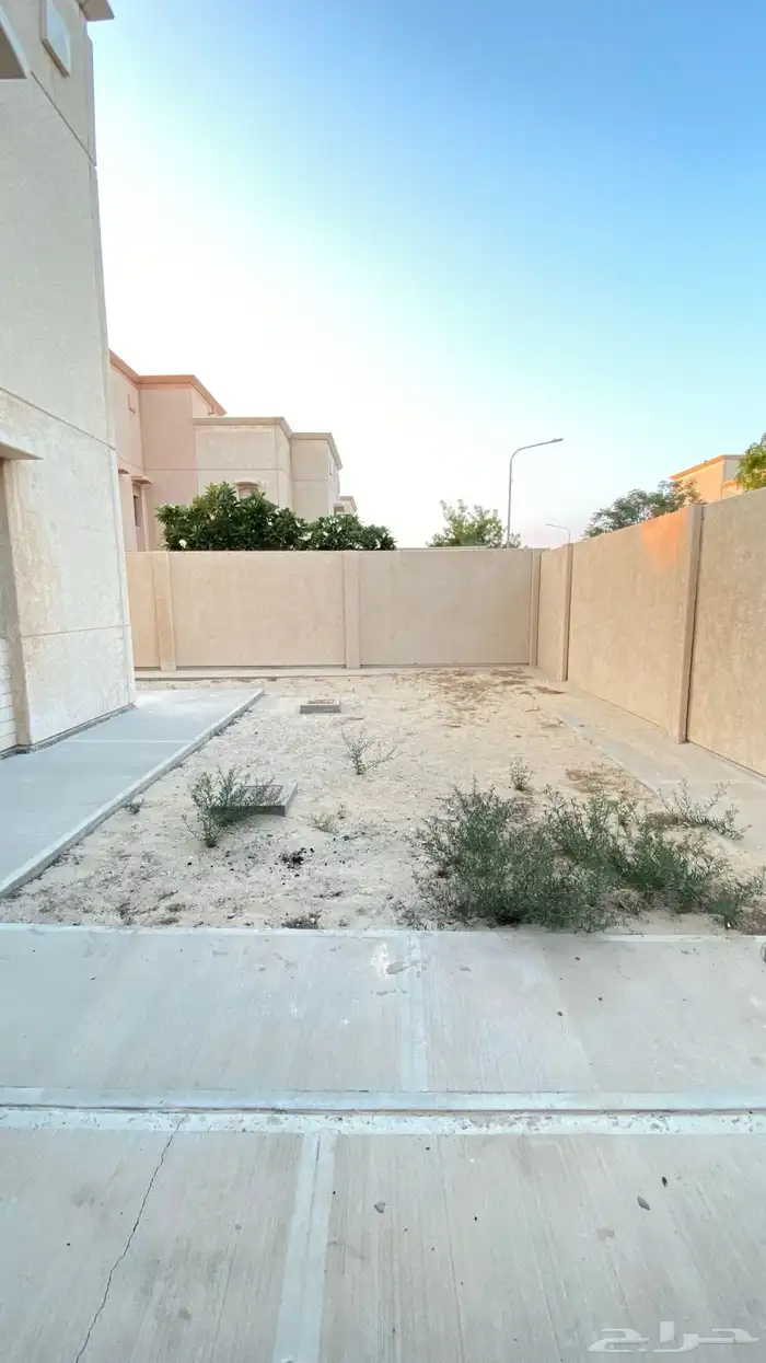 فيلا للإيجار حي جلمودة 3