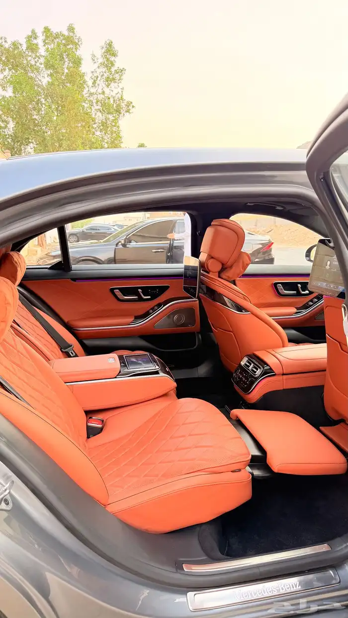 مرسيدس S580L 2021 ( بنزين 8V ) بحالة الوكالة 19