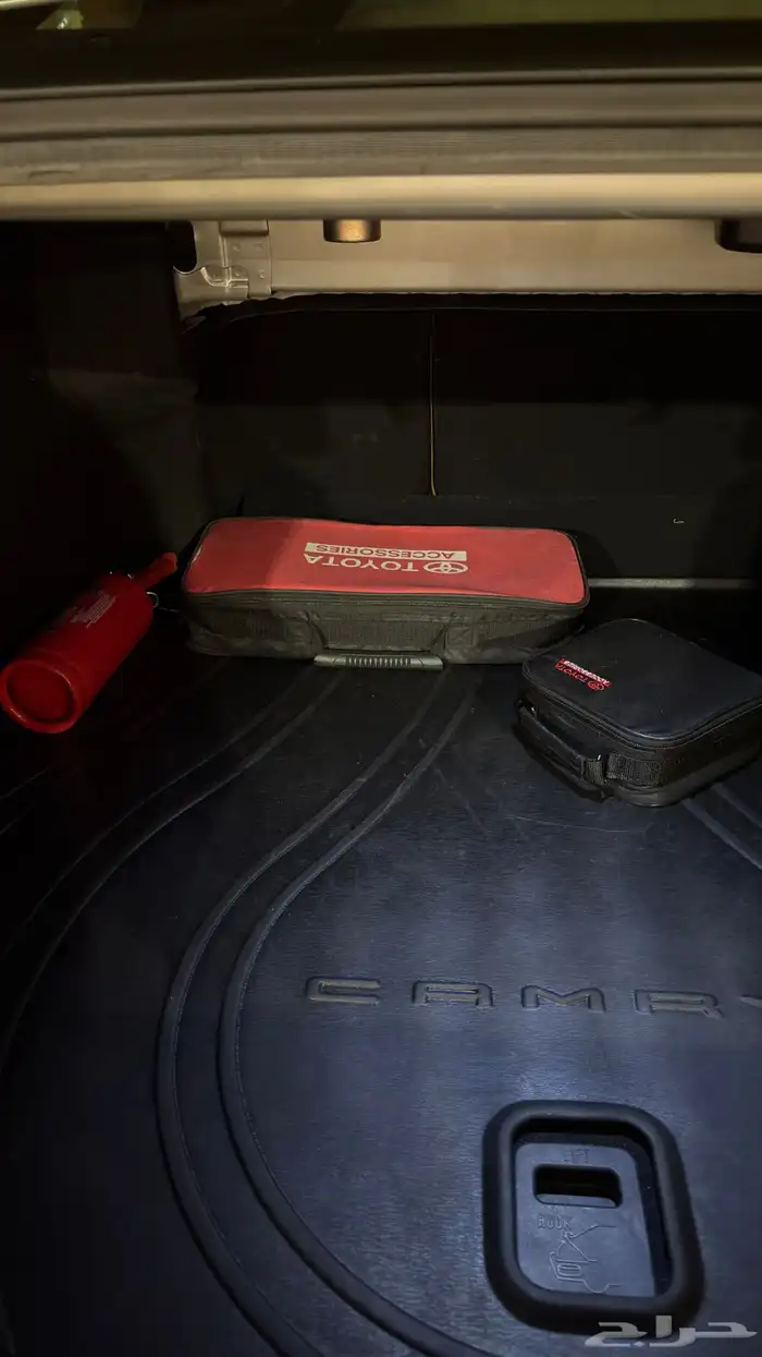 كامري V6 قراندي 2023 فضي وكالة 13