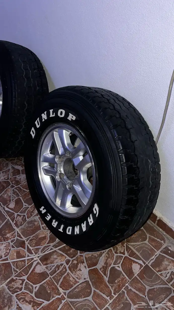 جنوط لكزس مع كفرات دنلوب 2