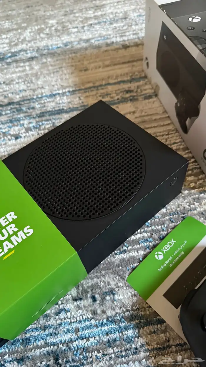اكس بوكس سيريس S (1TB) استخدام خفيف جد ا مع كامل الملحقات 4