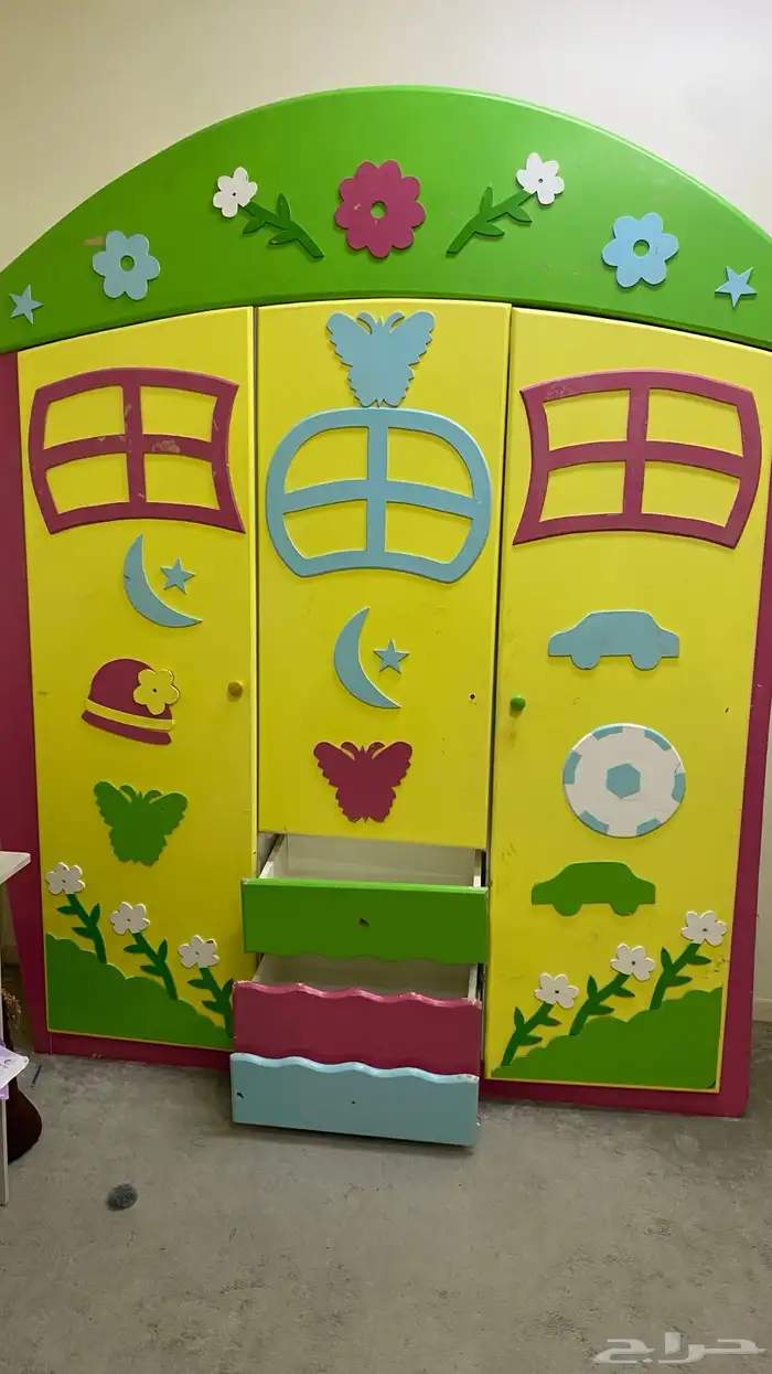 دولاب ملابس أطفال للبيع بحالة جيدة 1