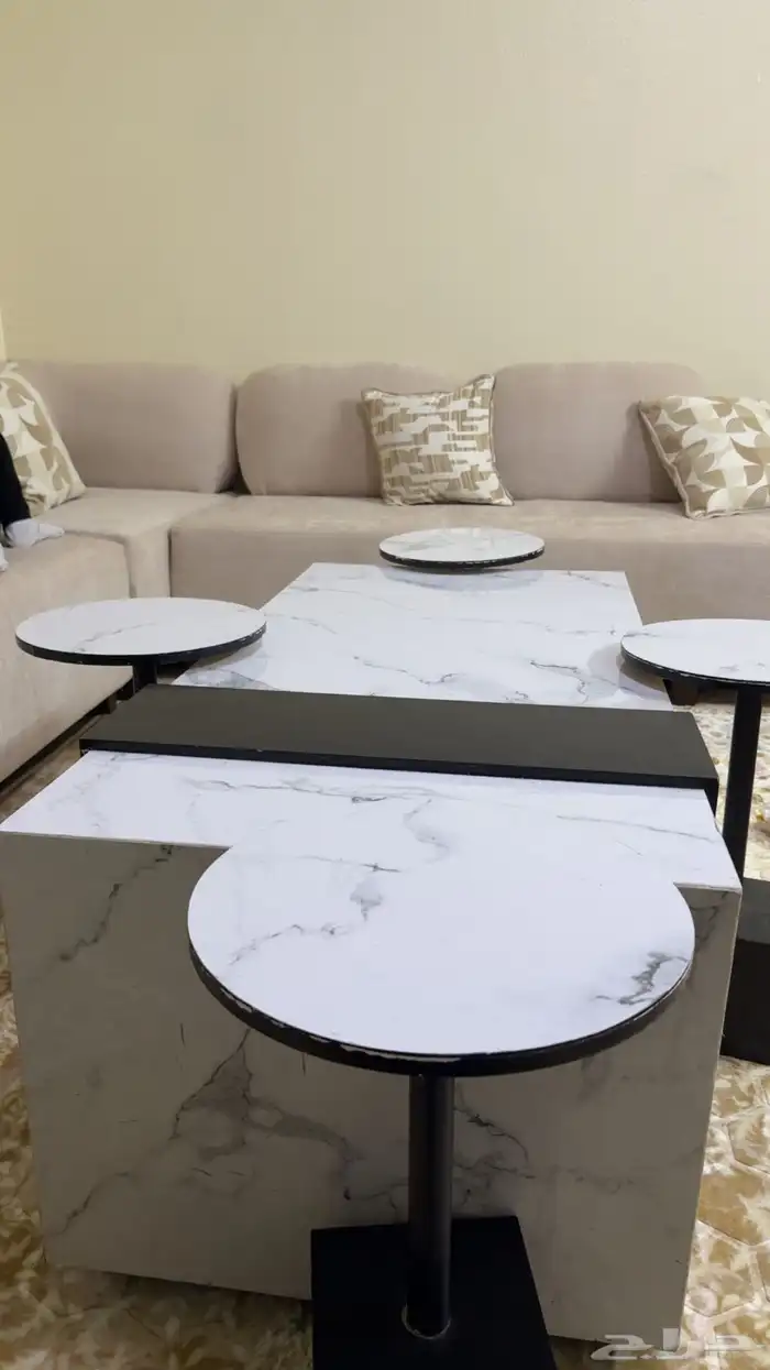 كبير مع رابع خدمات 2