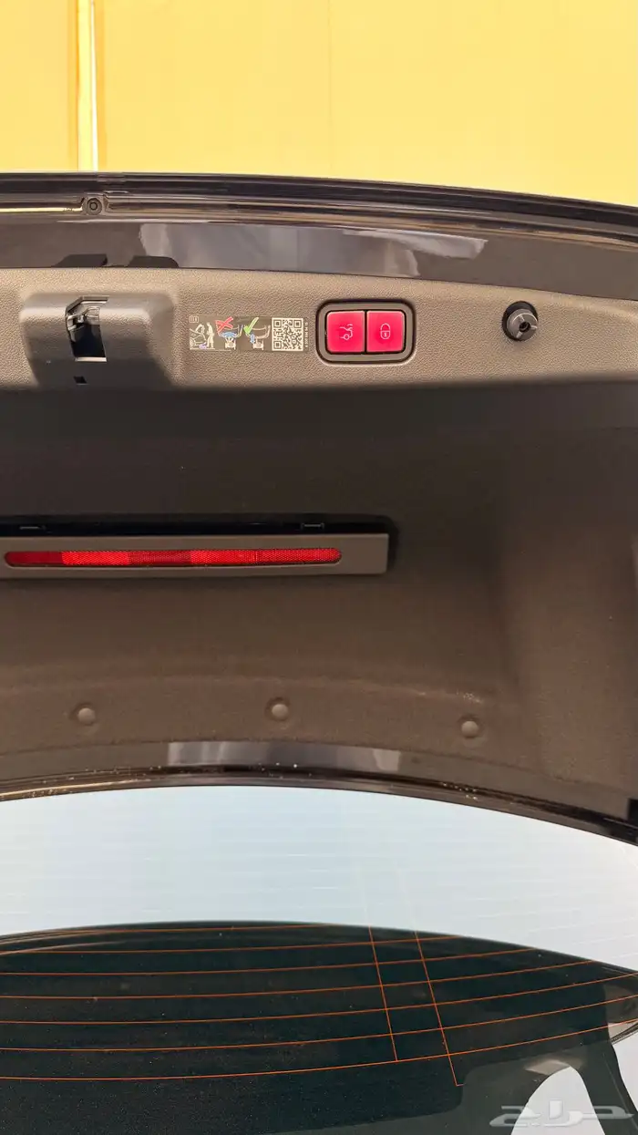 مرسيدس E200 2025 شبه اصفار 23