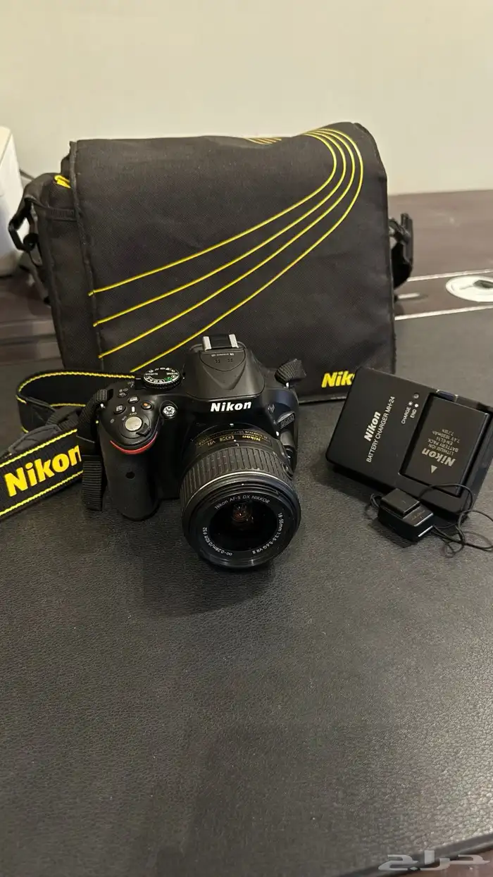 كاميرا نايكون 4