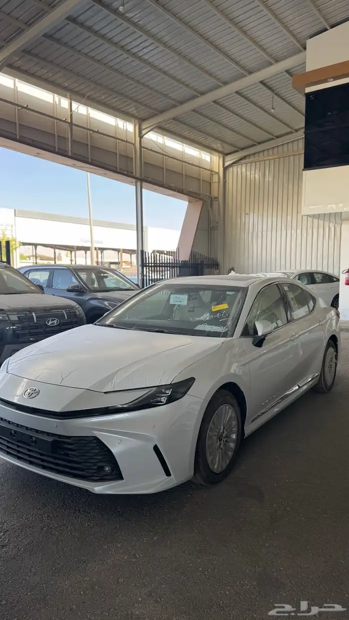عرض خاااص كمية محدودة كامري LE بنزين ابيض 2025 0