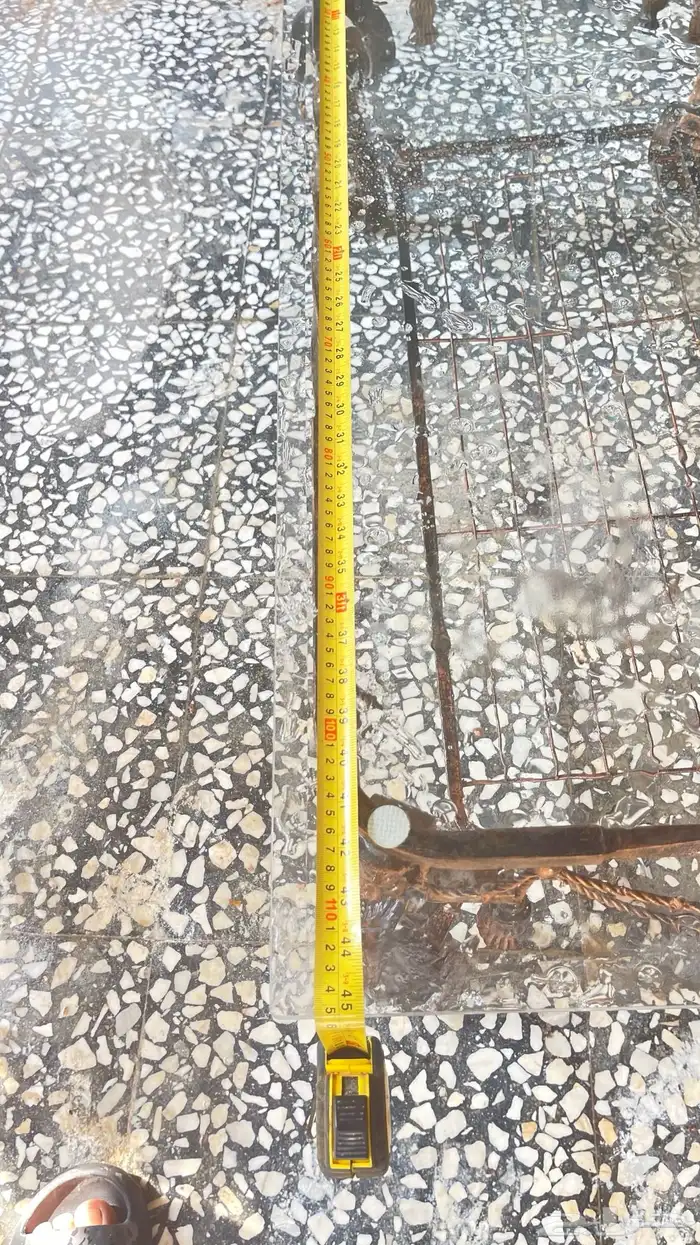 طاوله وأربعه كراسي للبيع 6