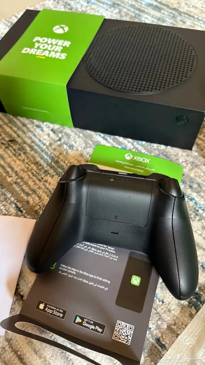 اكس بوكس سيريس S (1TB) استخدام خفيف جد ا مع كامل الملحقات 7