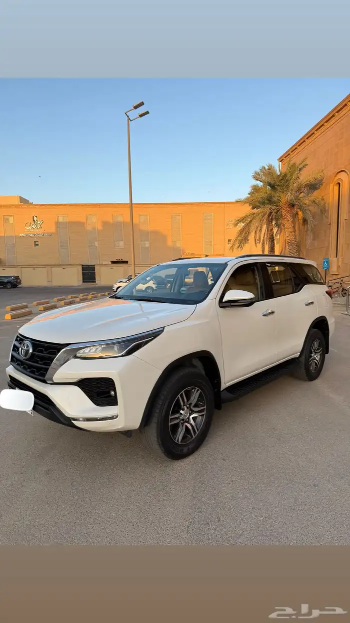 فورتشنر 2022 VX بنزين 11