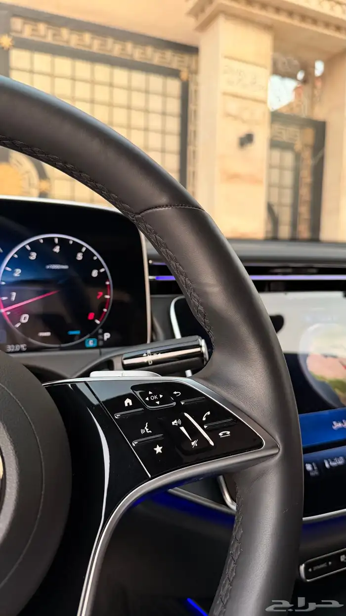 مرسيدس E200 2025 شبه اصفار 16