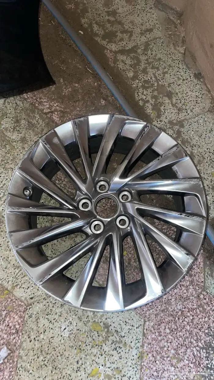 لكزس es 350 صدام امامي مع جنط 0