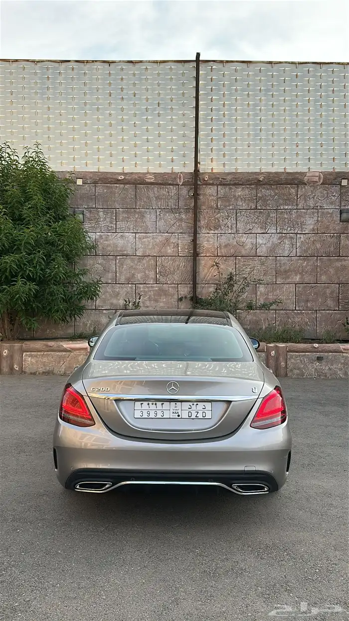 مرسيدس c200 2020 بحالة الوكالة 3