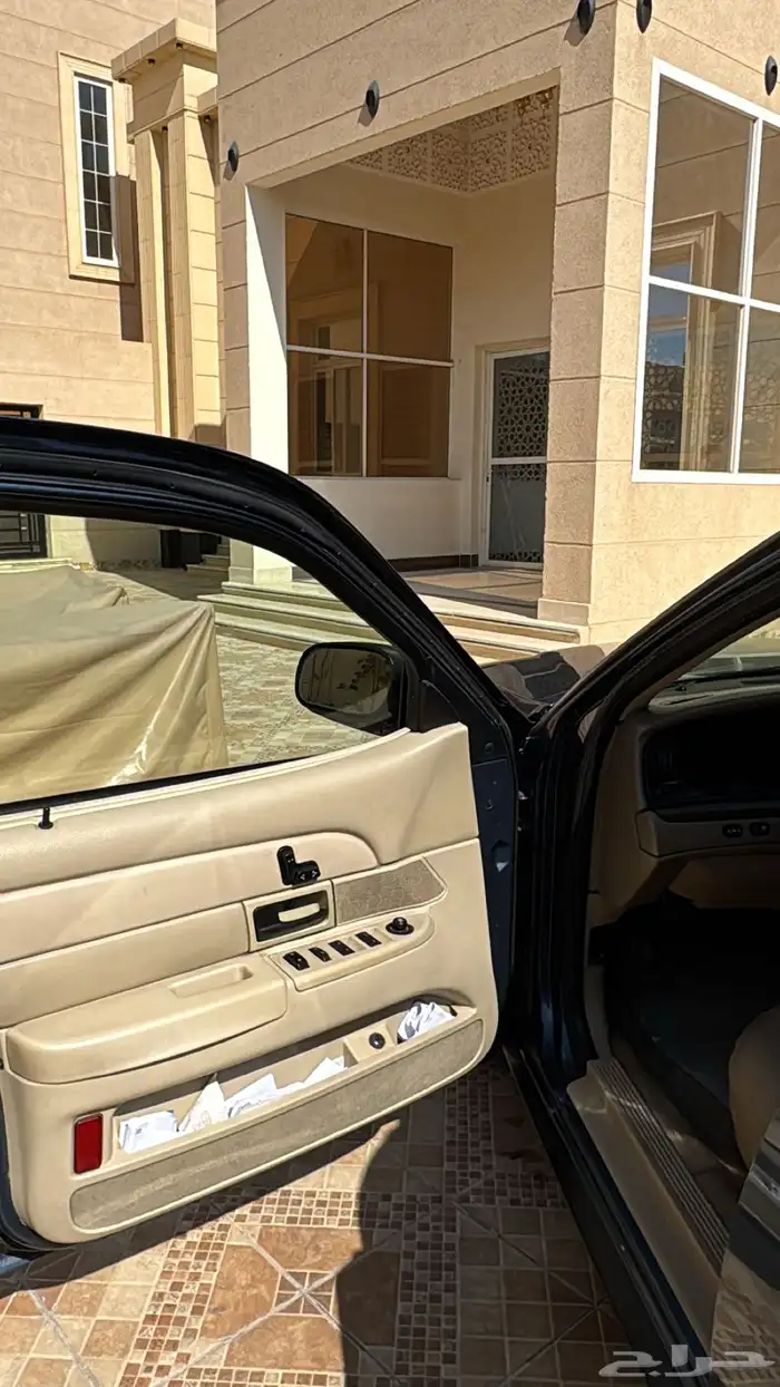 فورد كروان فكتوريا 16