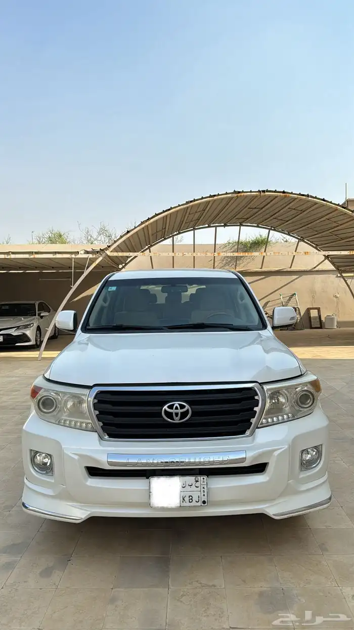 لاندكروزر GXR 2012 سعودي 8 سلندر 1