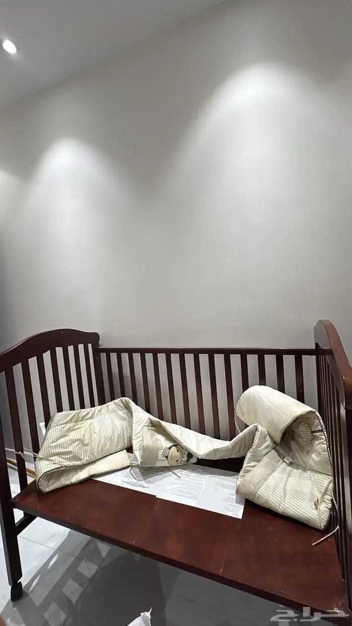سرير أطفال جديد تمام ا (لم ي ستخدم أبد ا 0