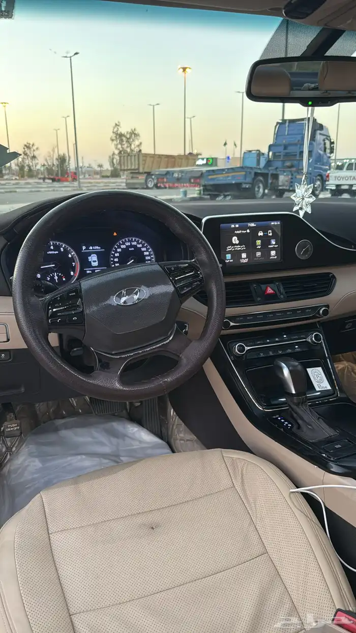 للبيع ازيرا 2019 نص فل 8