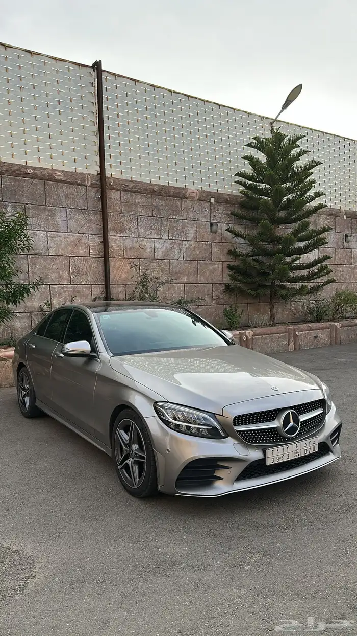 مرسيدس c200 2020 بحالة الوكالة 1