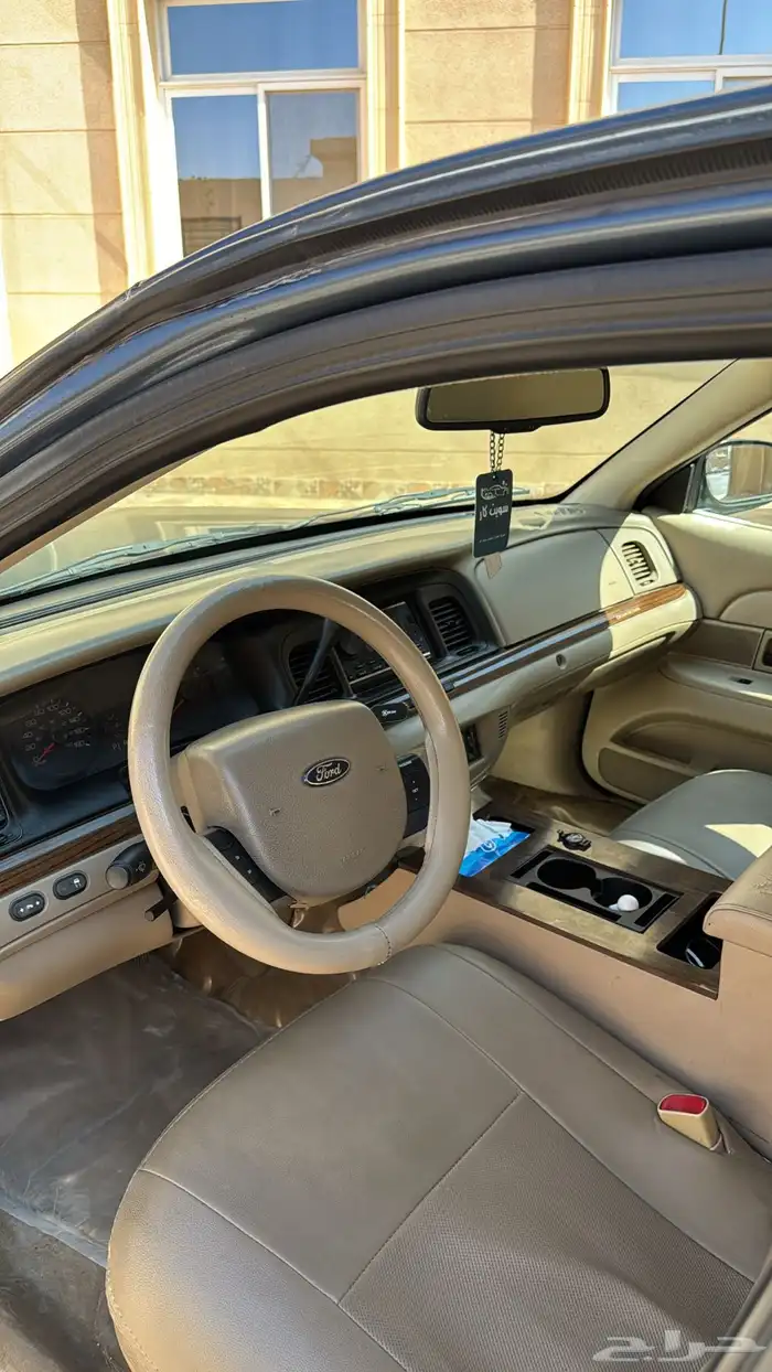 فورد كروان فكتوريا 15