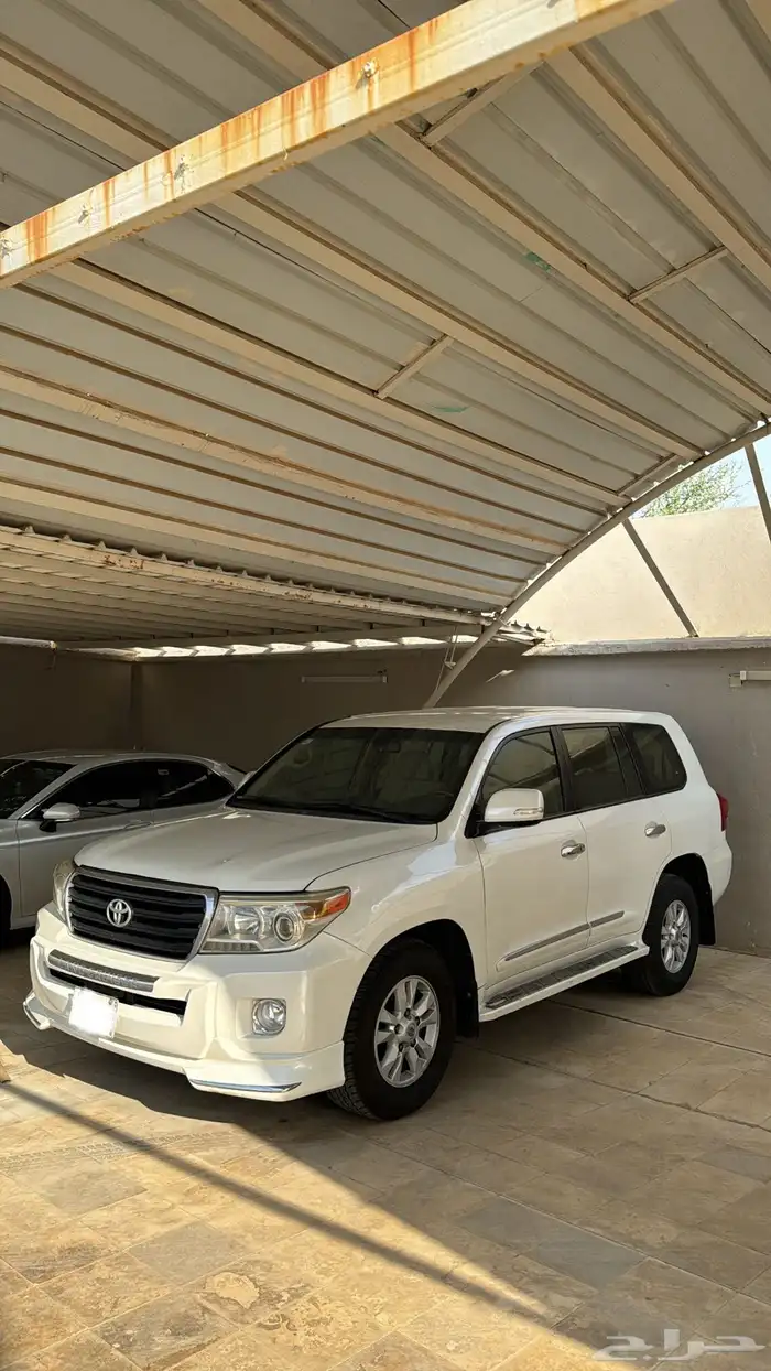 لاندكروزر GXR 2012 سعودي 8 سلندر 14