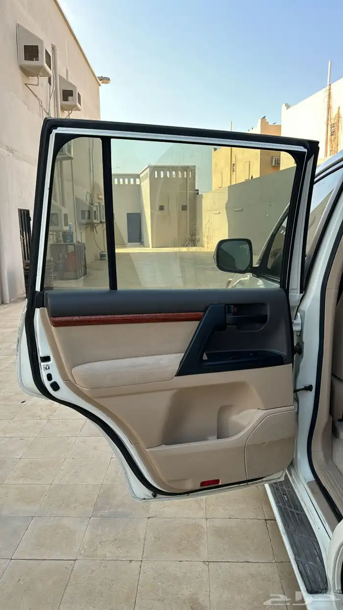 لاندكروزر GXR 2012 سعودي 8 سلندر 23
