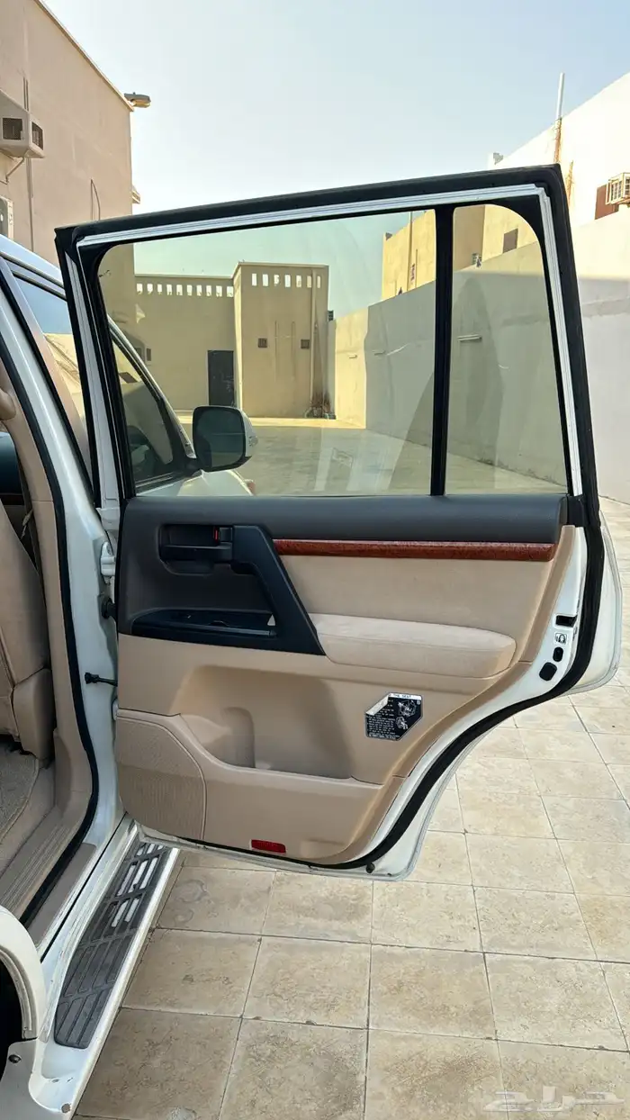 لاندكروزر GXR 2012 سعودي 8 سلندر 25