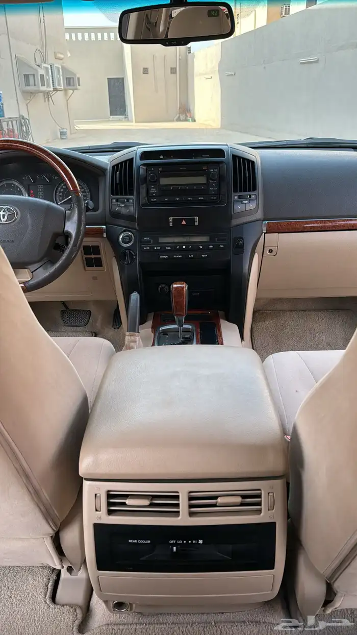 لاندكروزر GXR 2012 سعودي 8 سلندر 31