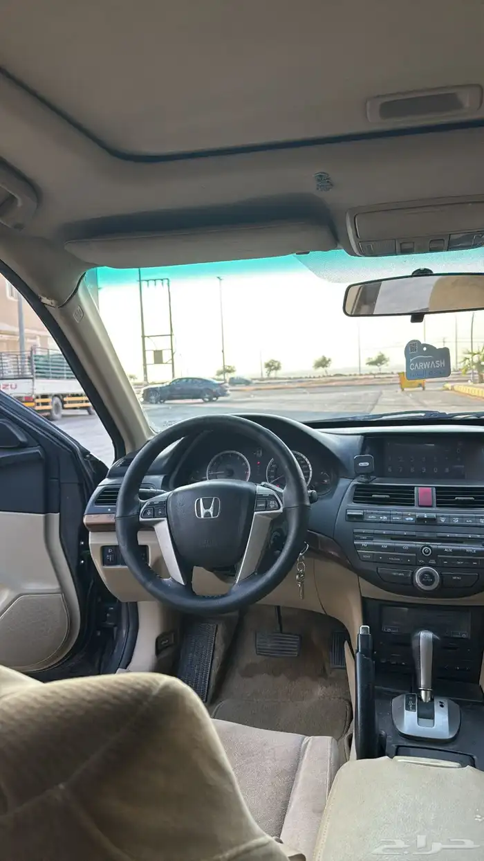 للبيع هوندا اكورد 2012 10