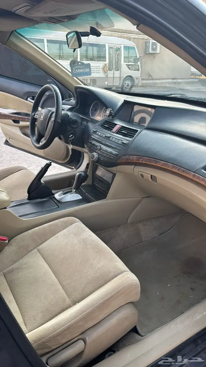 للبيع هوندا اكورد 2012 12