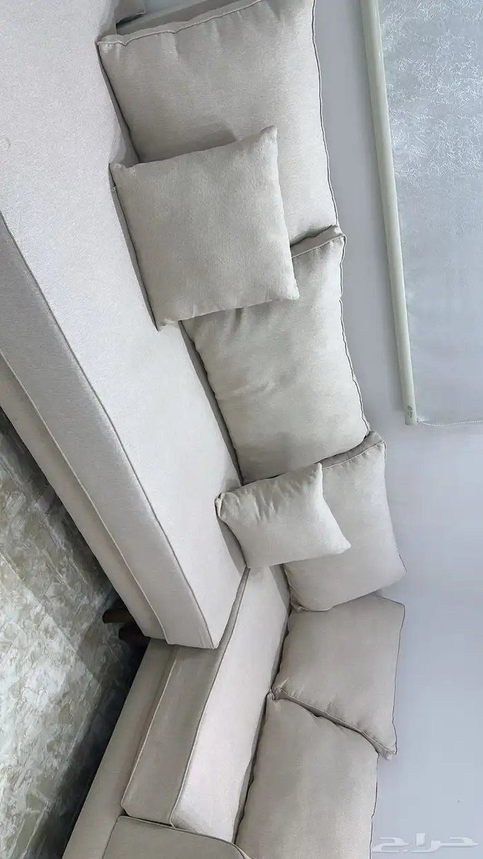 كنب وطاولة تلفزيون . 0