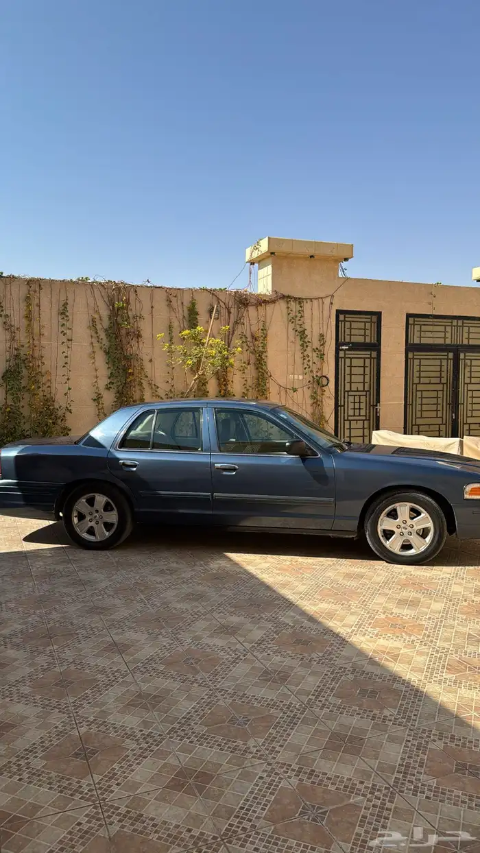 فورد كروان فكتوريا 4