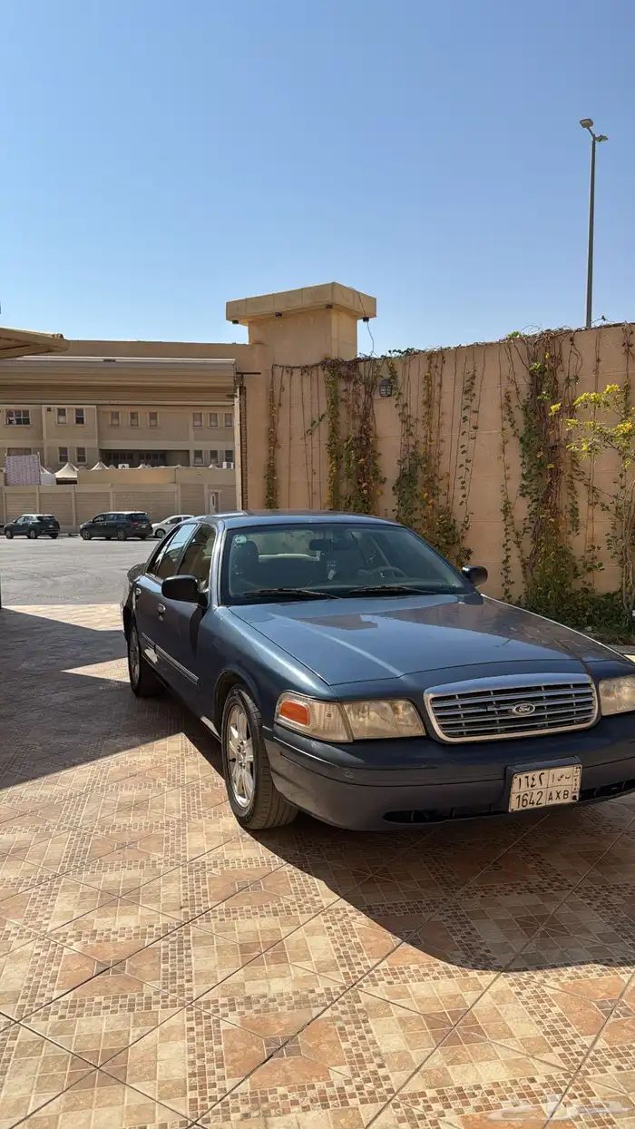 فورد كروان فكتوريا 1