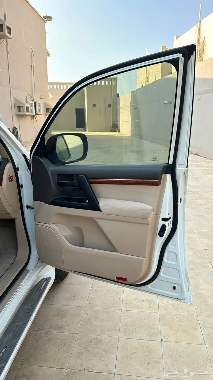 لاندكروزر GXR 2012 سعودي 8 سلندر 24