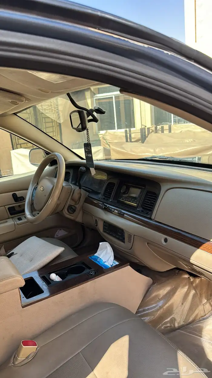 فورد كروان فكتوريا 10