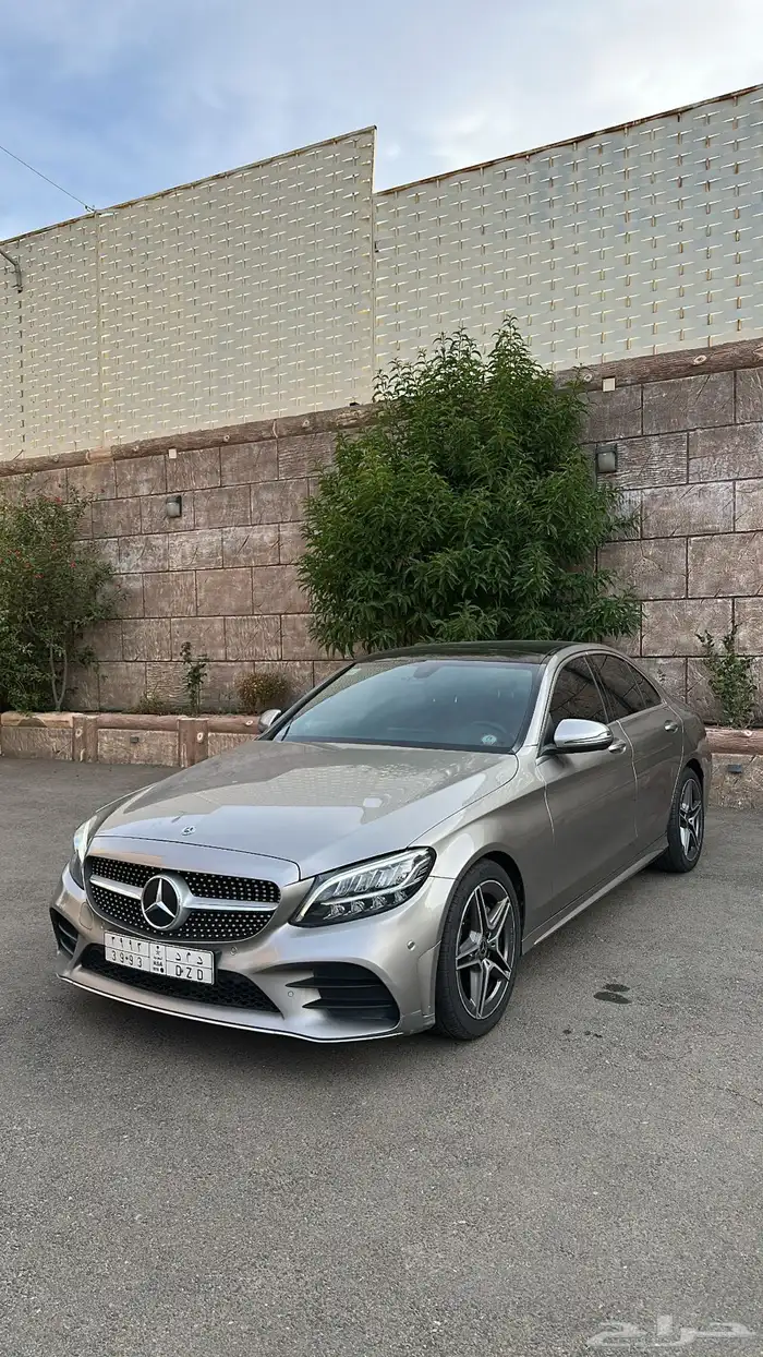 مرسيدس c200 2020 بحالة الوكالة 2