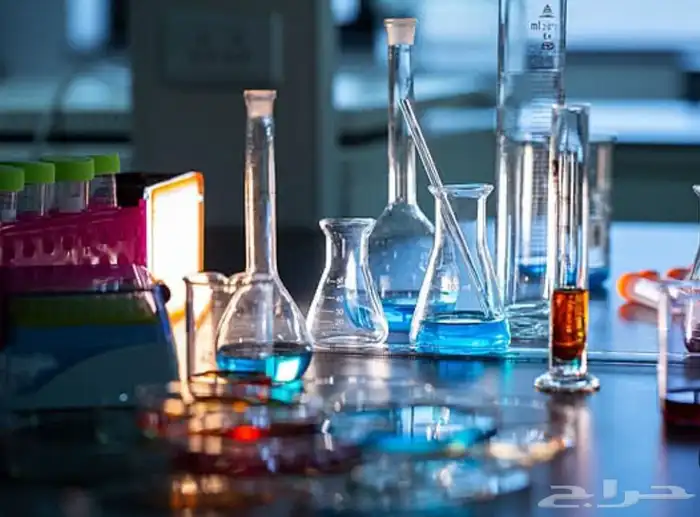 فتي مختبر كيميائي ( بتووليات ) 0