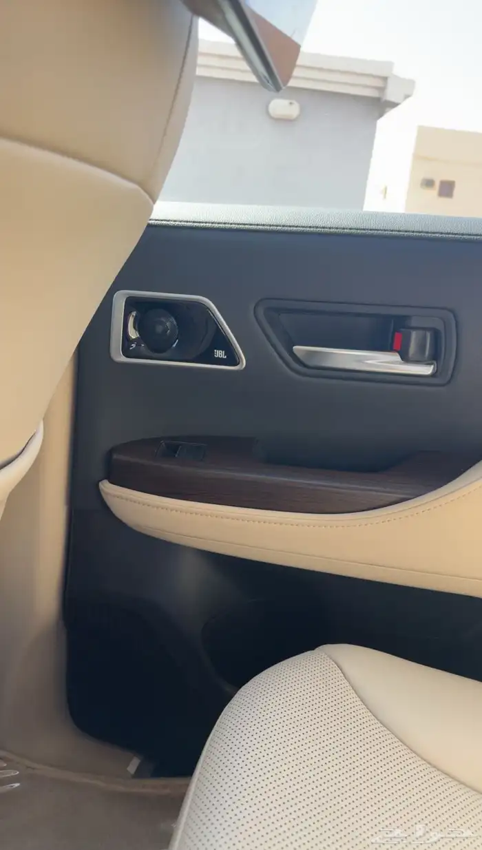 لاندكروزر جيب اسود 2025 7