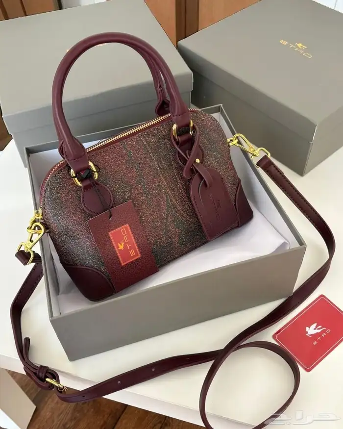 شنط درجه أولى وسكارف رجالي تنفع هداياأهدومن تحبون السعر170 30