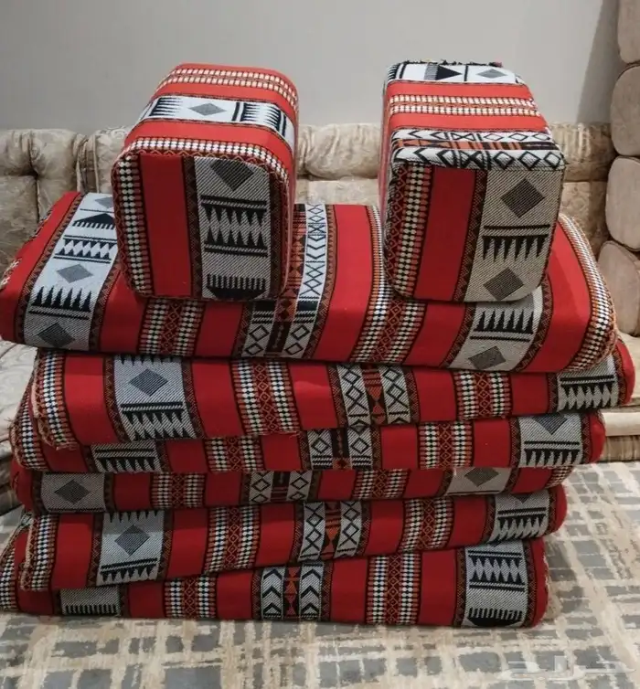 مساند   مركاة  طاولة 1