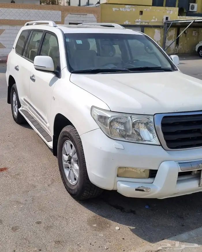 لاندكروزر 2011 فل كامل 0