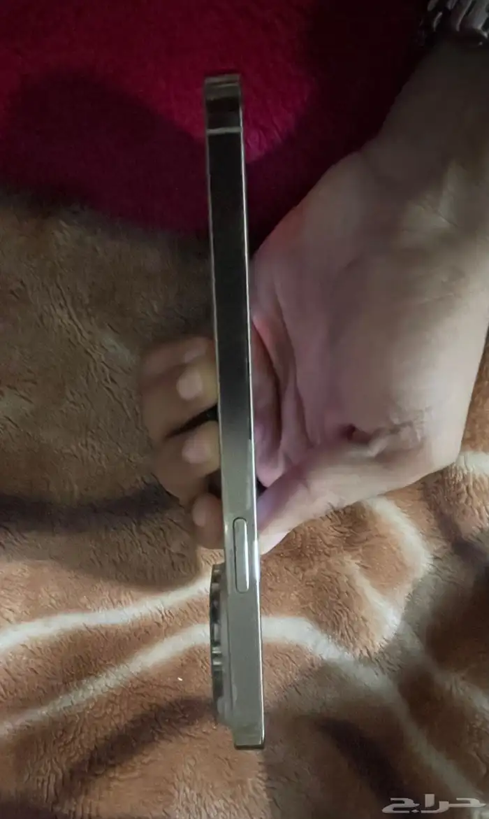 ايفون 14 برو ماكس لون ذهبي للبيع للحاجه 2