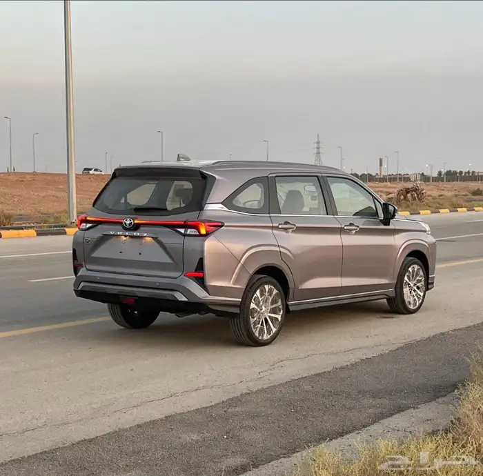 عرض تويوتا فيلوز رصاصي ( لدينا الوان أخرى ) 5