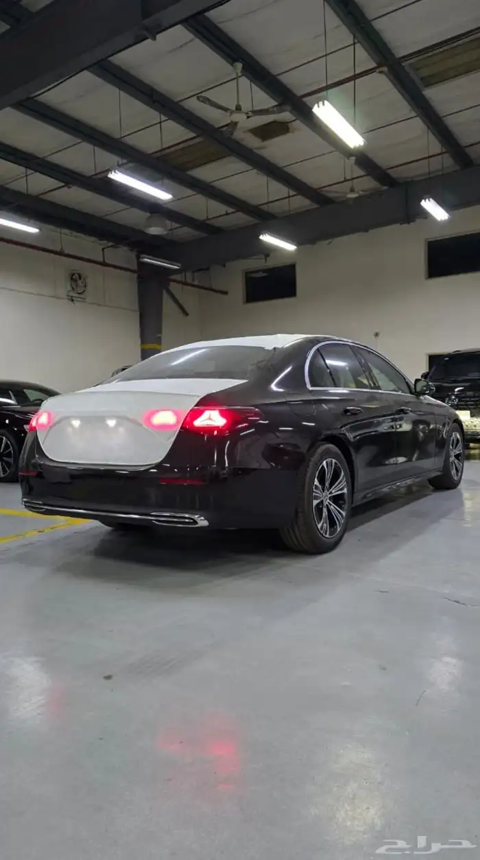 مرسيدس E200. بطاقة جمركية 1