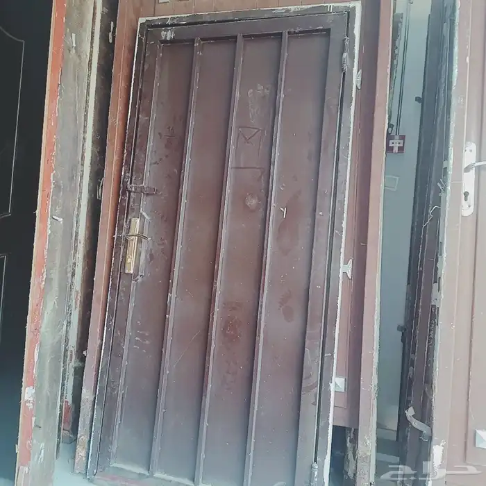 ابواب خشب. ابواب حديد سخانات ابواب المونيوم مستعمله 4