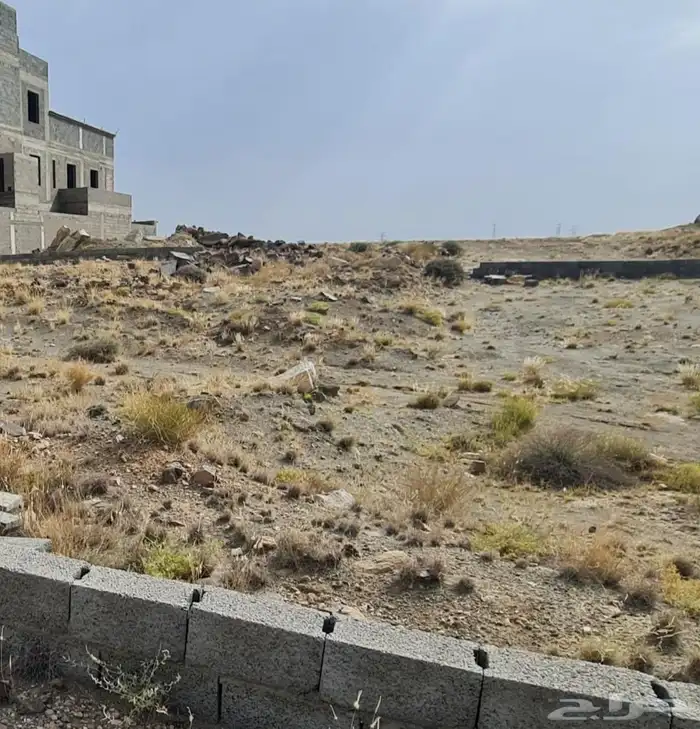 أرض مستوية عزاز بالضاحية 900م خميس مشيط بالقرب من حي الوسام 2